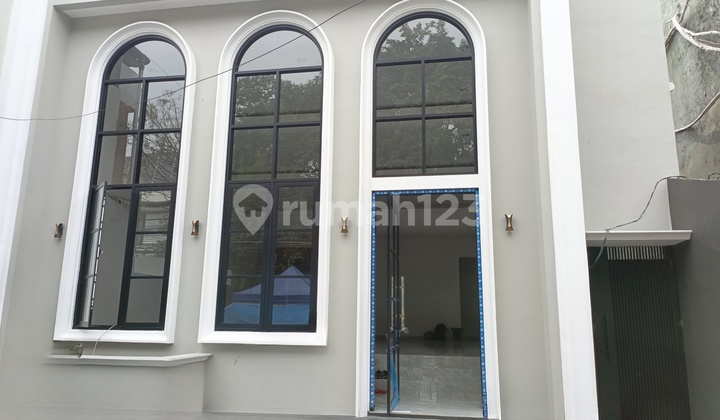 For Rent Ruko Baru Siap Huni di Kebayoran Baru For Rent Ruko Baru Siap Huni di Kebayoran Baru