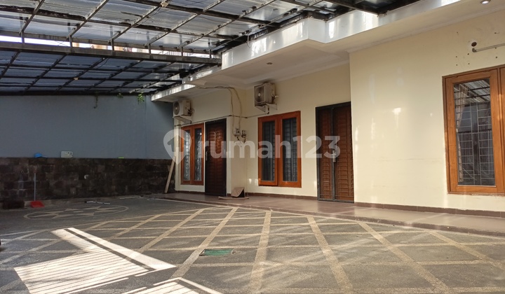 For Rent House suitable for Business in Panglima Polim, Kebayoran Baru 2