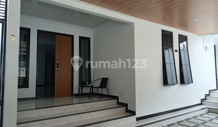 For Sale Rumah Baru Siap Huni Dekat Senopati di Kebayoran Baru