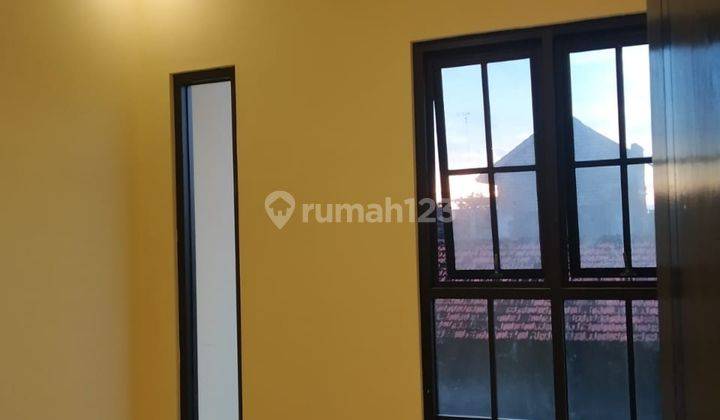 Rumah 2 Lantai Bagus SHM di Ringgomulyo, Tuban 6
