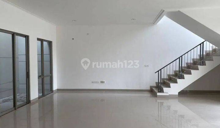 Rumah baru pik2 siap huni 1