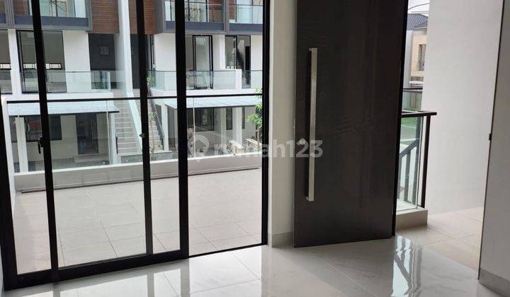 Golf island 3br ada balkon brand new  di sewa kan cepat 1