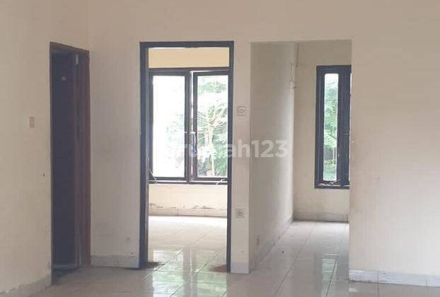 Rumah 2 lantai dkt green lake city siap huni dijual BU 1