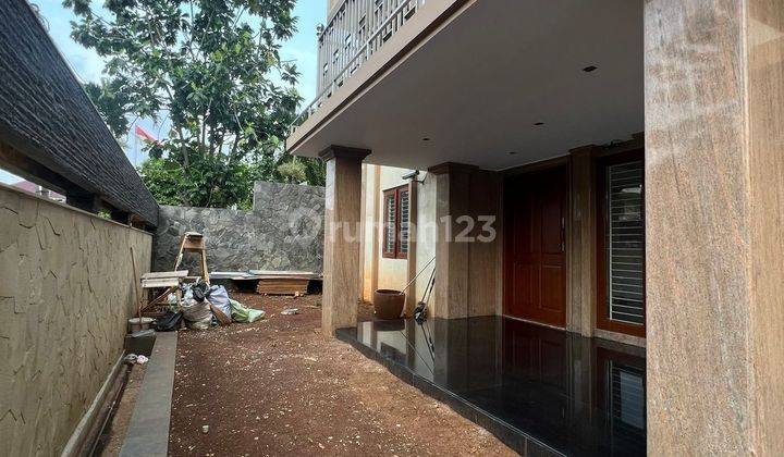 Rumah mewah di meruya semi furnish di jual  2