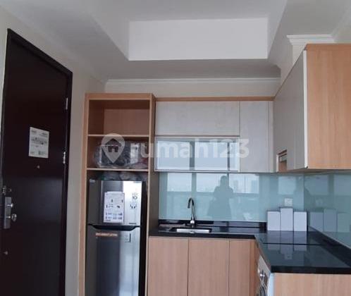 Menteng Park 2 Br Private Lift Semi Furnished Siap Huni Di Jual 