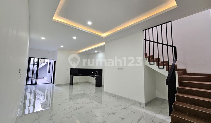 2-Story New House in Meruya For Sale, Move-In Ready, SHM Certificate, and Eligible for KPR. 2-Story New House in Meruya For Sale, Move-In Ready, SHM Certificate, and Eligible for KPR.