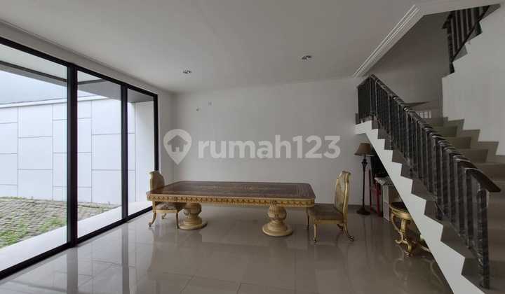Rumah 2 Lantai D Pik D Sewakan Semi Furnish L 8