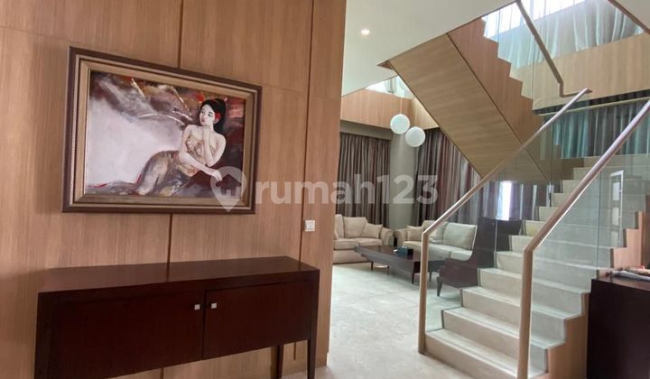 Kuningan Apartment 3BR Furnished Good Condition Ready to Occupy For Sale 2
