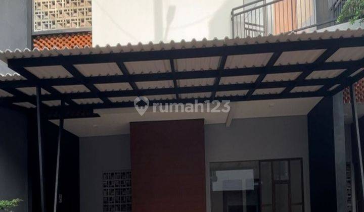 Rumah Cantik Serpong BSD 2 Lantai Siap Huni Lokasi Strategis 1