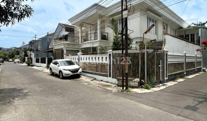 Rumah Menarik Modern Tebet Jaksel Jarang Ada Private Pool 2