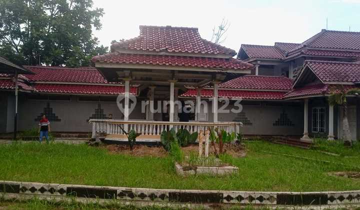 Bangunan Megah Hitung Tanah