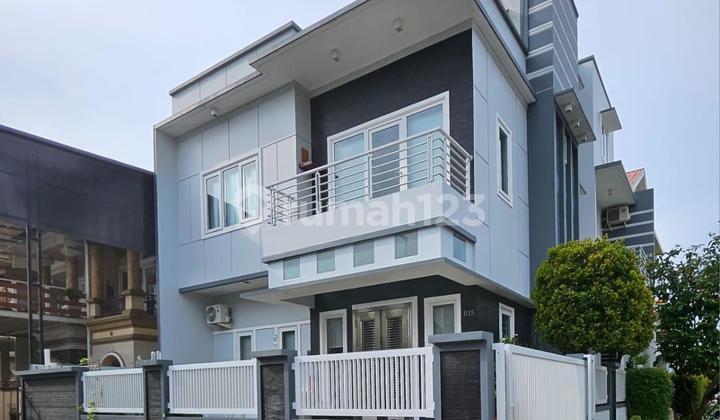 Luxurious Hook House Ready to Occupy in Jakarta