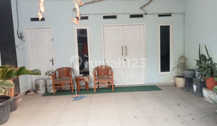 Rumah 2 Lantai Harapan Indah 1