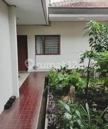 Rumah Luas Dan Asri di Jl. Tubagus Ismail Dago Bandung 2