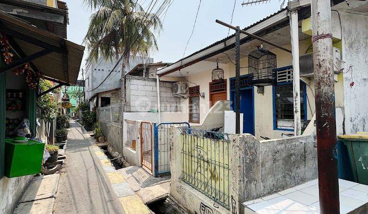 Rumah Induk Dengan Kontrakan 29 Pintu Di Kayumanis Matraman

 1