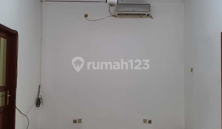 For Rent, Ready-to-Occupy Unfurnished Corner House in Sunter Agung 2