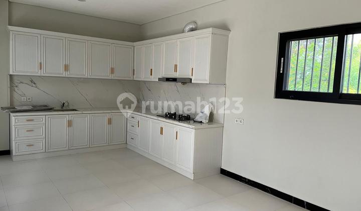 Disewakan, Rumah Rapih Semi Furnish Ada Basement di Coasta Villa, Nego 2