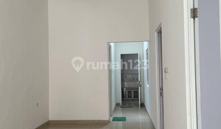 TURUN HARGA! Jual Cepat, Rumah Rapih Siap Huni Row 3 Mobil Di STS