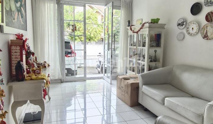 Turun Harga! Jual Cepat, Rumah Rapih Siap Huni Row 2 Mobil Lebar di Sts Turun Harga! Jual Cepat, Rumah Rapih Siap Huni Row 2 Mobil Lebar di Sts