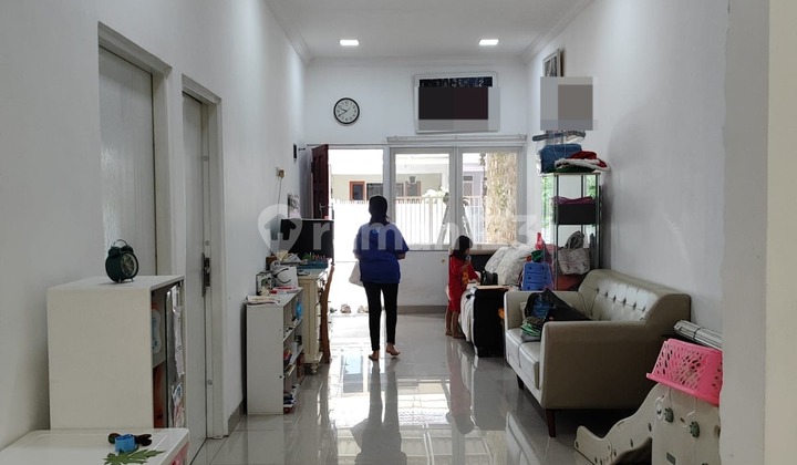 Disewakan, Rumah Minimalis Semi Furnish Siap Huni Di Taman Pegangsaan Indah 2