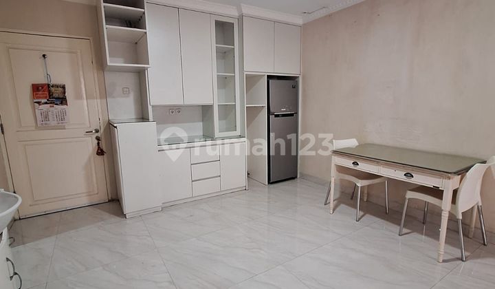 Disewakan, Unit 2+1Br Middle Floor Full Furnish di Sunter Metro 2