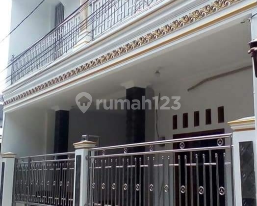 Disewakan, Rumah Siap Huni 2Lantai Di Cempaka Putih  1