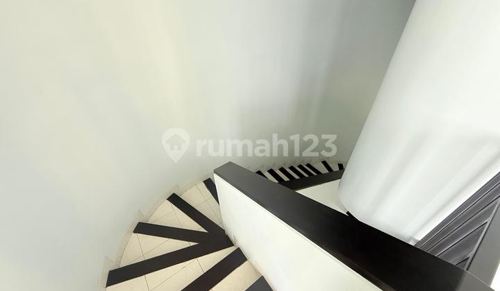 Rumah Siap Huni Bagus Bangunan Kokoh.cluster Elite ,Lingkungan Asri.halaman Luas,Rumah 2 Lantai Downslope.7 Menit Dari Aeon Mall & Exit ******** City 2