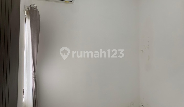 Rumah sewa bersih ******** AC 2 ,Gordyn , Water Heater.Lingkungan Asri dan nyaman.lingkungan pegunungan.8 menit dari Aeon Mall & Exit Sentul City.