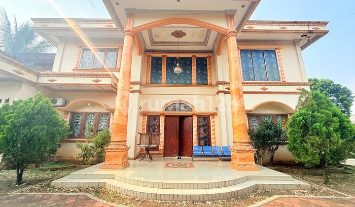 Rumah mewah halaman luas ,lapangan bola ,kolam renang,semi furnish,cocok buat usaha dan tempat tinggal,5 menit dari jalan alternatif sentul. 1