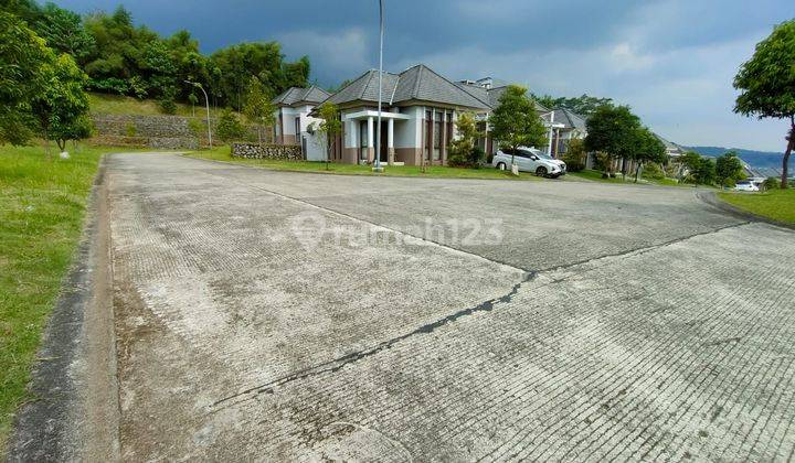 Rumah Minimalis Dengan Halaman Luas ,siap Huni,view Pegunungan ,dekat Dengan Jungland Mall Aeon 2