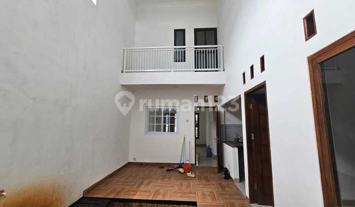 Rumah baru beres renovasi ada 5 kamar tidur dan 4 kamar mandi,Perumahan Gerbang Sentul,Fasilitas ******** exit Tol sentul, Rumah baru beres renovasi ada 5 kamar tidur dan 4 kamar mandi,Perumahan Gerbang Sentul,Fasilitas ******** exit Tol sentul,