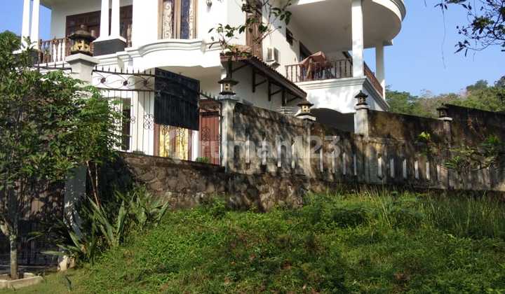 Rumah Mewah 2 Lantai Siap Huni,Lingkungan Asri ,Carpot + Garasi Luas,Sentul City Bogor 2