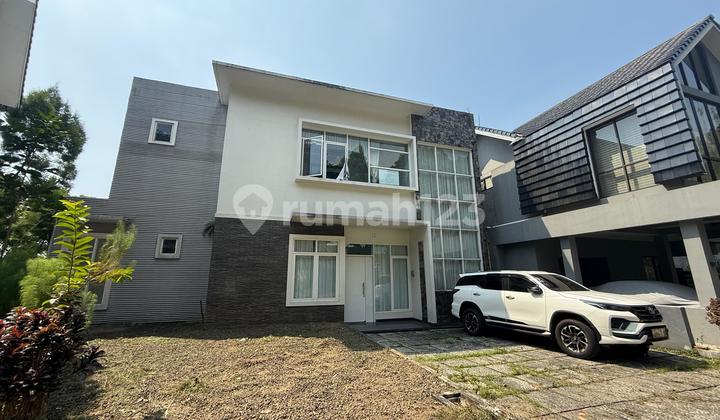 Rumah mewah cantik siap Huni,semi Furnish,lingkungan asri,Best View Golf dibelakang,Best View Gunung, 8 menit dari Aeon Mall Sentul City.lantai Downsloape 1