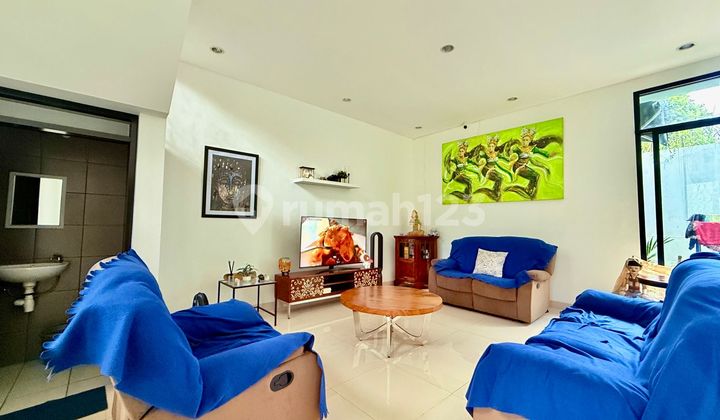 Rumah 2 Lantai Siap Huni,Jual dengan Furnish ,Udara yang Masih Sejuk dan Segar,Sentul City 2