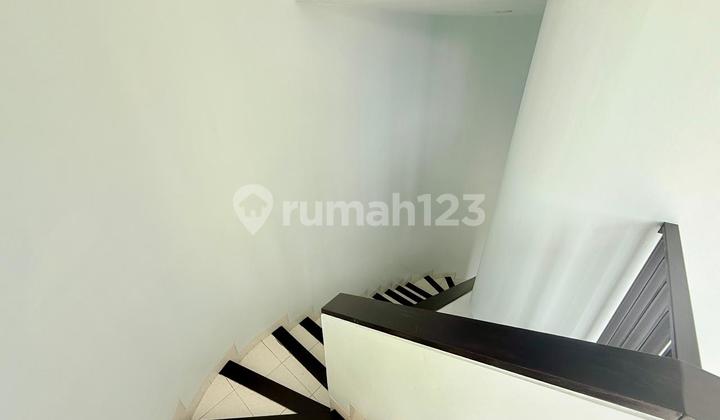 Rumah 2 Lantai Downslope ,Halaman Belakang yang Masih Luas,Lingkungan Asri & Nyaman,Surat Hak Pakai,8 Menit Dari Aeon Mall & Exit Toll Sentul City. 2