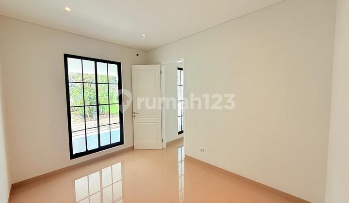 Rumah Baru 2 Lantai ,Lingkungan Asri & Nyaman,Udara yang Masih Sejuk di Sentul City,Surat Shm,Lokasi Startegis 2