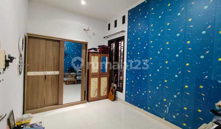 Nice 2-Storey House Ready to Live In, SHM Legality, Beautiful and Comfortable Environment, Close to CCM Mall Complete Facilities, Location in Niwana Estet Cibinong Housing 2