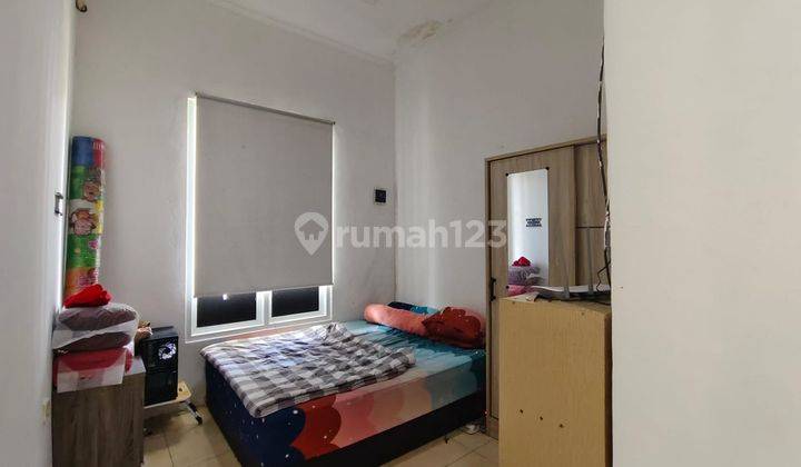 Rumah 3 lantai siap huni,Roftop,semi furnish,SHM,lokasi startegis di sentul city,view pegunungan  2