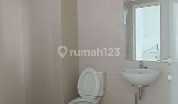 Ruko siap huni dua lantai ,lokasi startegis cocok untuk usaha ,sentul city 2