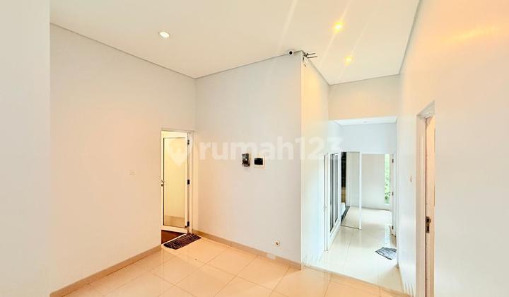 Rumah Sewa 2 Lantai Donwslope,Terawat dan Bersih,Full Furnish,8 Menit Dari Aeon Mall & Exit Tol Sentul City 2