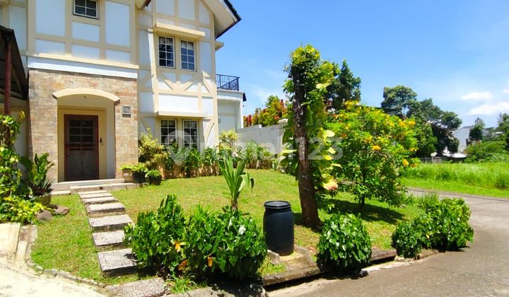Rumah Cantik Model Classic Siap Huni,Posis Hook Ada Halaman Belakang Masih Luas.sentul City Bogor 2