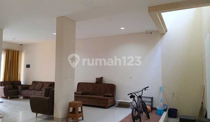 Rumah sewa bagus terawat ,full furnish,rumah baru,siap huni,lokasi sangat startegis,perumahan Ciputra Sentul Raya,1 menit dari exit Toll Sentul. Rumah sewa bagus terawat ,full furnish,rumah baru,siap huni,lokasi sangat startegis,perumahan Ciputra Sentul Raya,1 menit dari exit Toll Sentul.