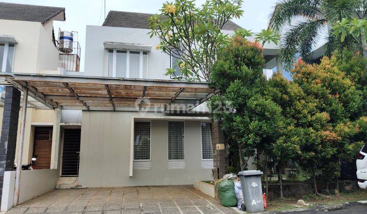 Rumah Cantik Siap Huni,ada Kitchen Set ,lokasi Startegis di Sentul City 1