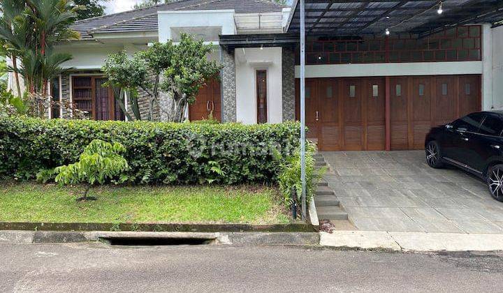 Rumah Mewah Bagus,depan Green Area,lokasi Startegis di Sentul City 2