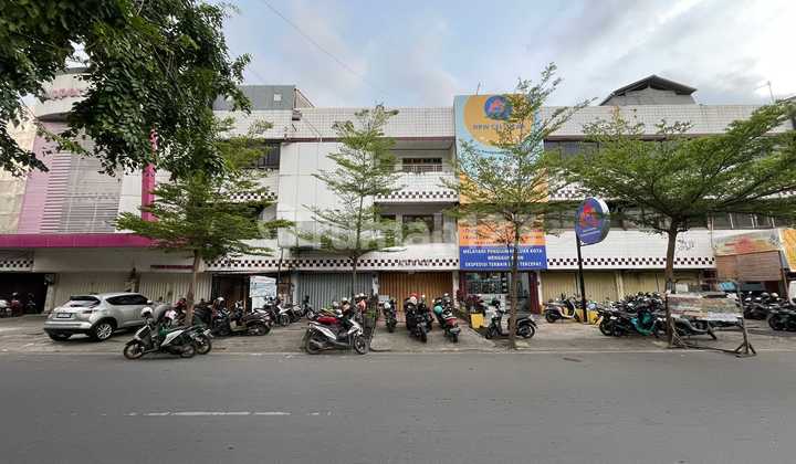 Bersebelahan jl dgn mall mp  1
