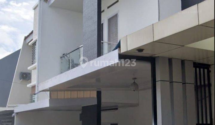 Di jual rumah 2 lantai jl. Buakana makassar 1