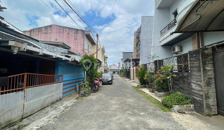 Di jual rumah dua lantai  2