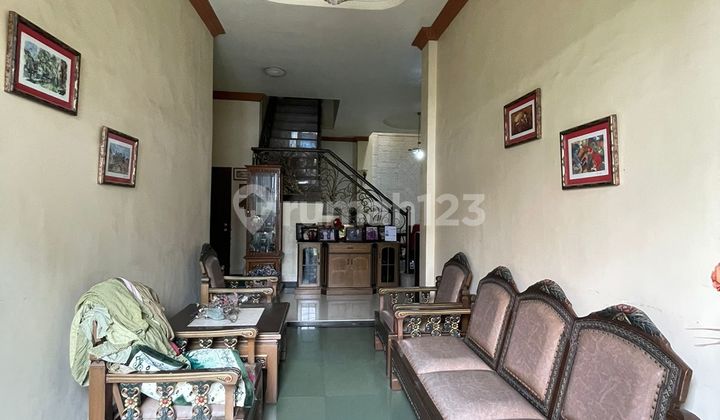 Di jual rumah dua lantai  3