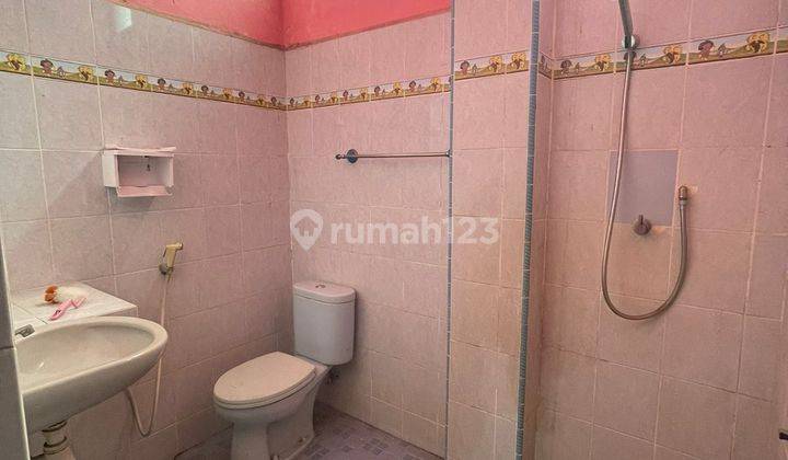 Di jual rumah dua lantai  10