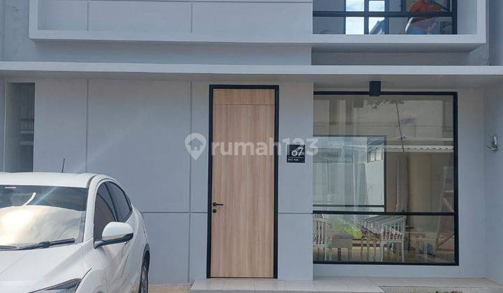 Di sewakan rumah rolling hils semi furnished(fe)  1